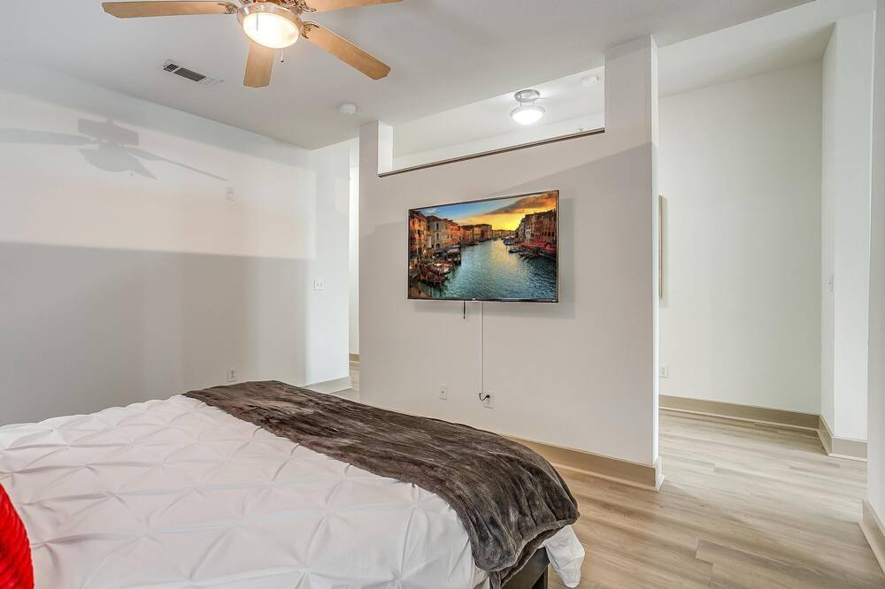 Photo of Bedroom in Deep Ellum