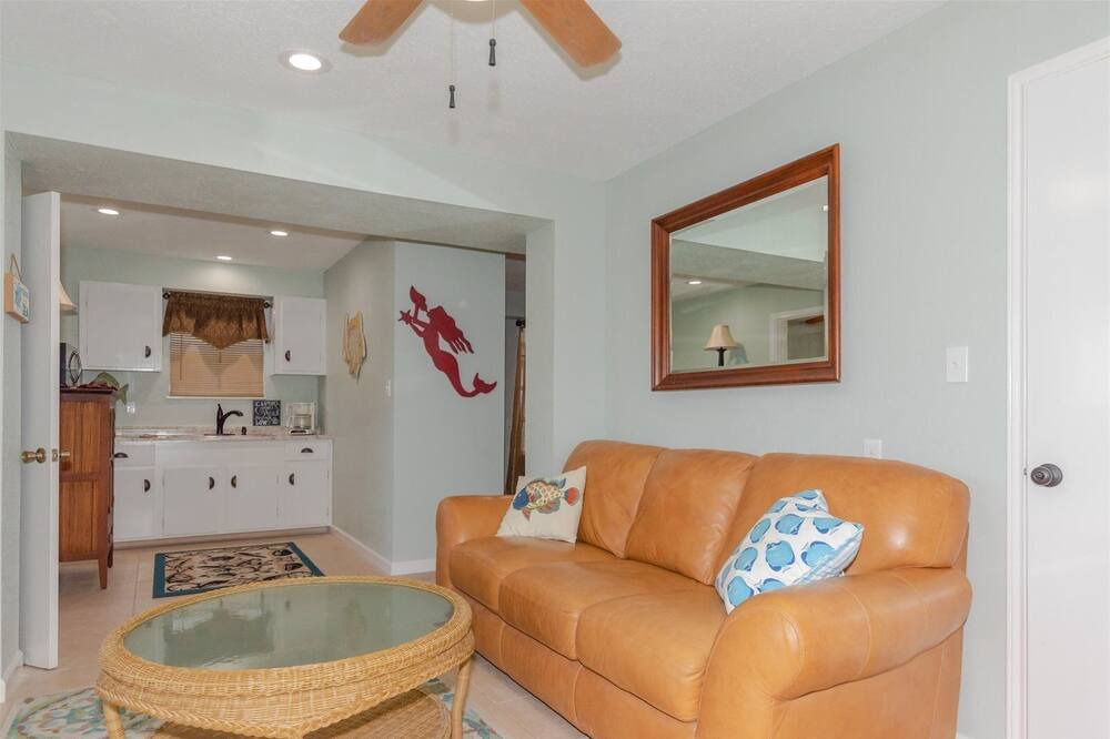 Photo of Bedroom in City-by-the Sea