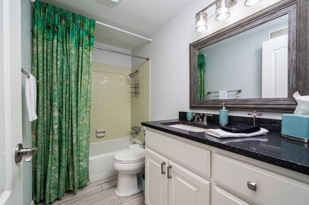 Photo of Bathroom in Sailhouse