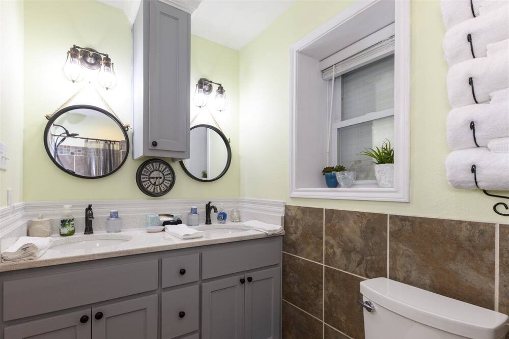 Photo of Bathroom in City-by-the Sea