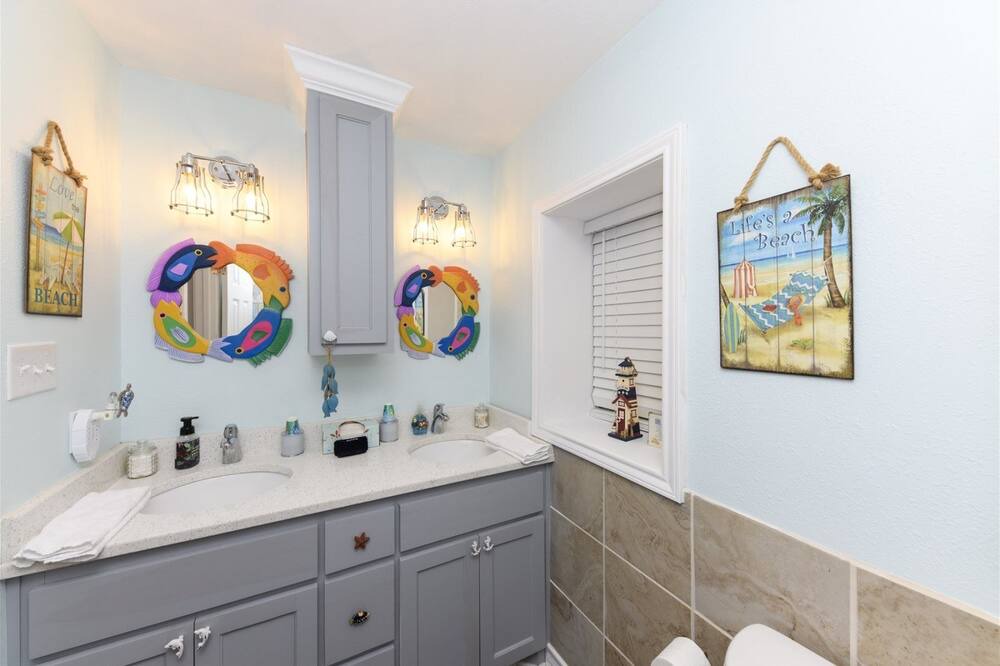 Photo of Bathroom in City-by-the Sea