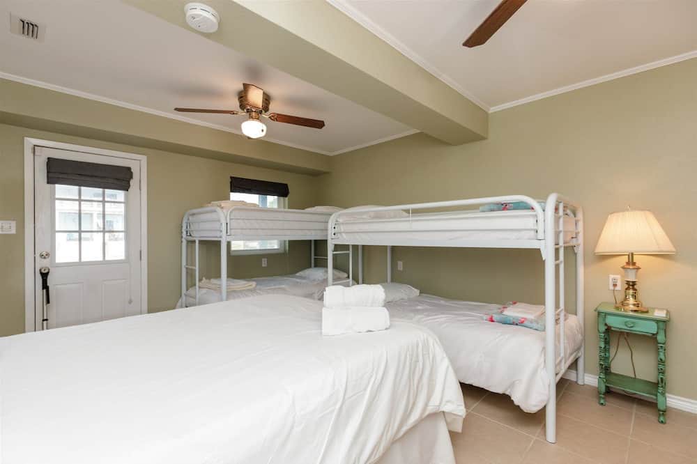 Photo of Bedroom in City-by-the Sea