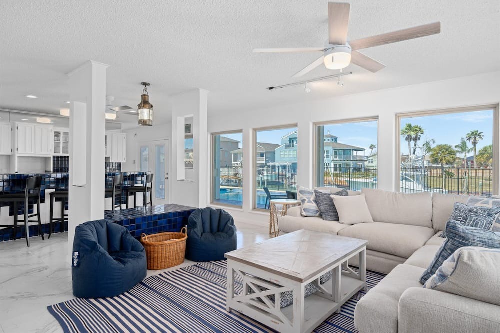 Photo of Bedroom in City-by-the Sea