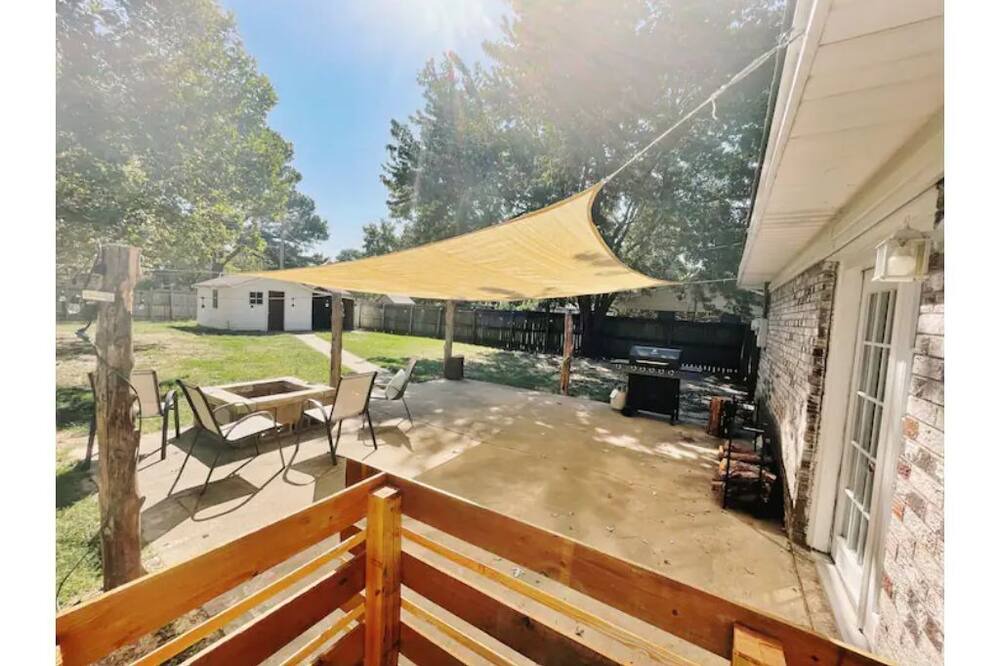Photo of Outdoor in Bono
