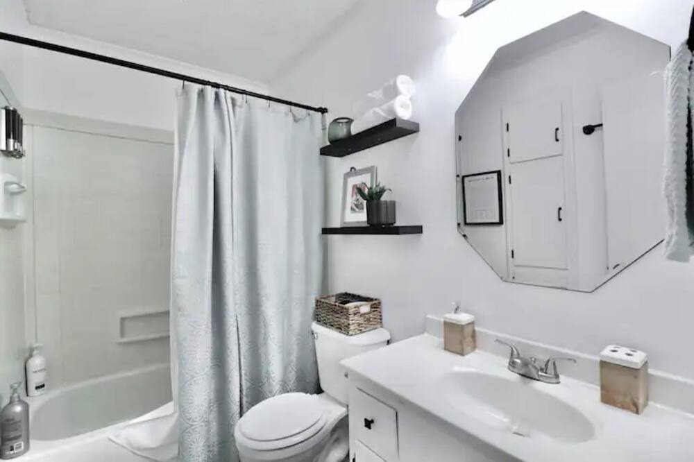 Photo of Bathroom in Bono