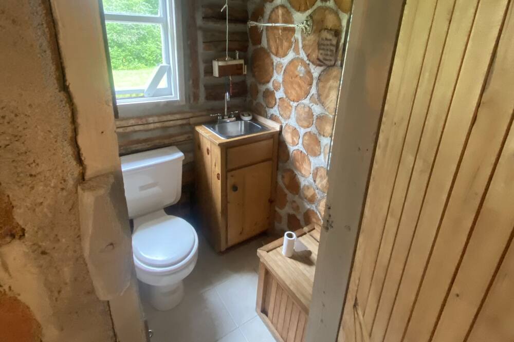Photo of Bathroom in Notre-Dame-de-Montauban