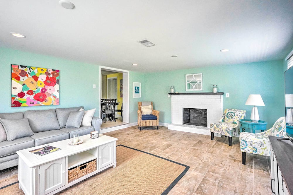 Photo of Livingroom in Dutton