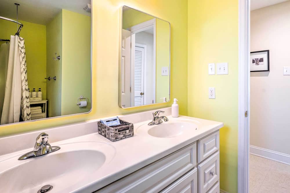 Photo of Bathroom in Dutton
