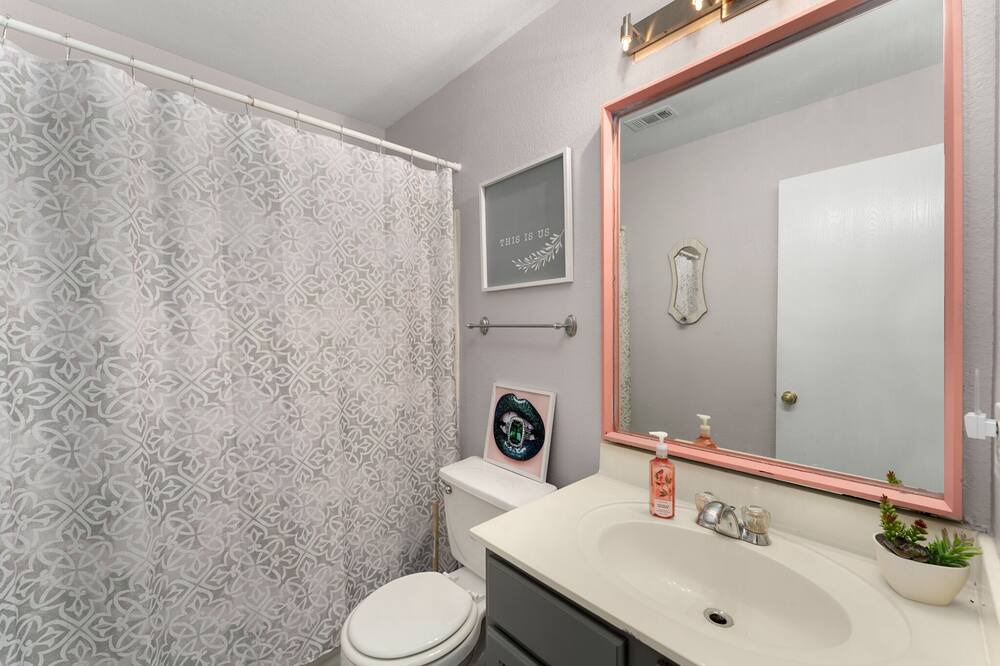 Photo of Bathroom in Berdoll Farms