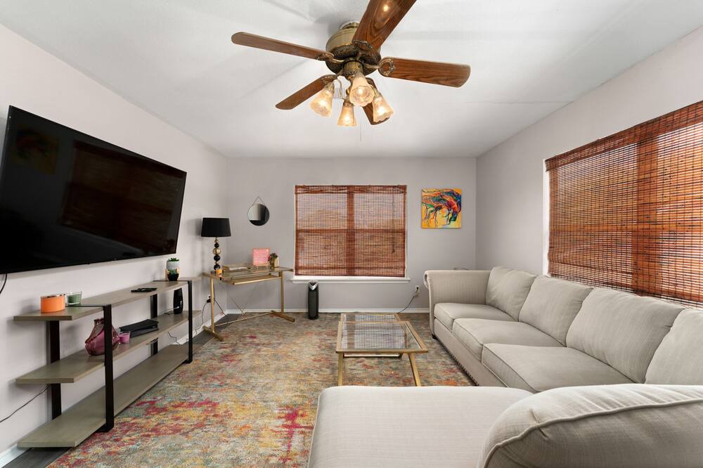 Photo of Livingroom in Berdoll Farms