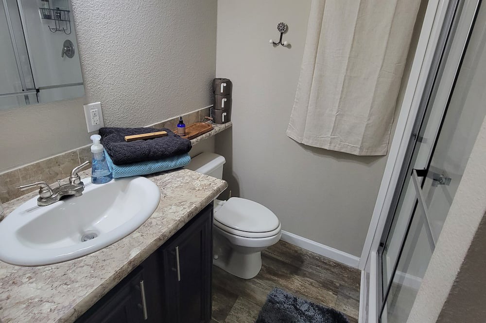 Photo of Bathroom in Cardinal Hills Estates