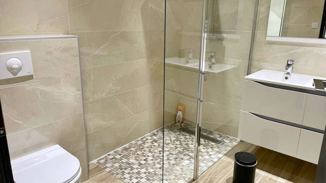 Photo of Bathroom in Longvic