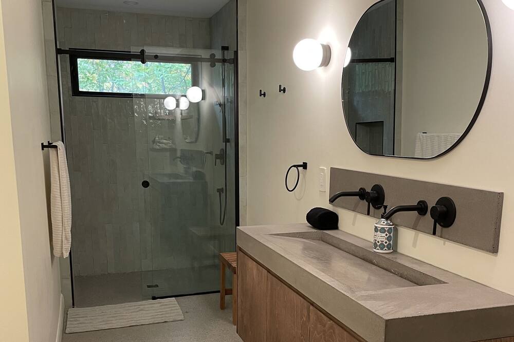 Photo of Bathroom in Morin Heights