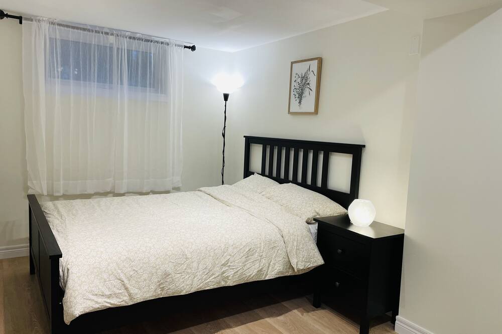 Photo of Bedroom in Lakeview