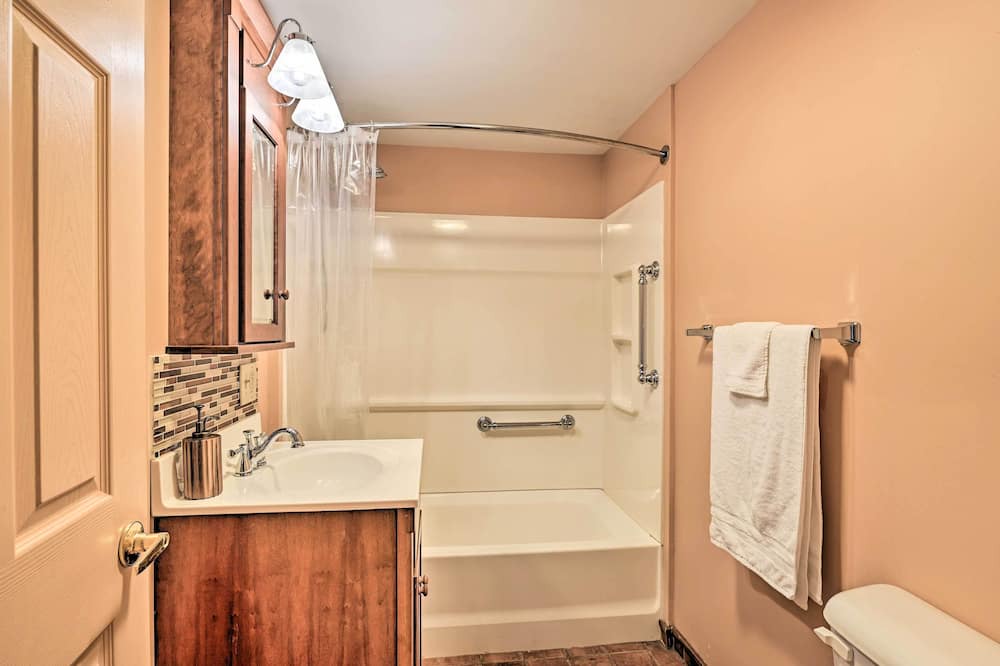 Photo of Bathroom in Albany