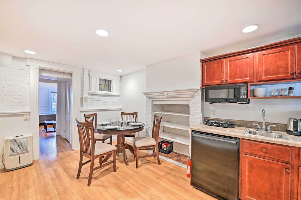 Photo of Others in Albany