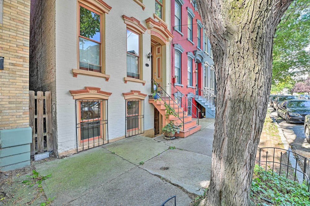 Photo of Others in Albany