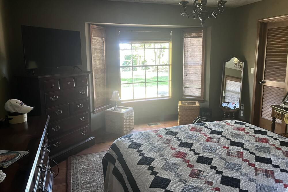 Photo of Bedroom in Pryor
