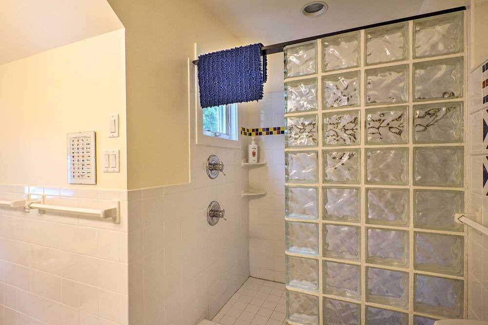Photo of Bedroom in Reedville
