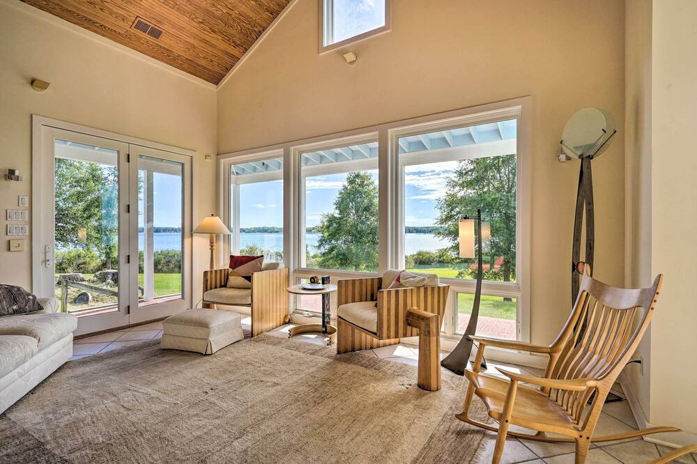Photo of Livingroom in Reedville