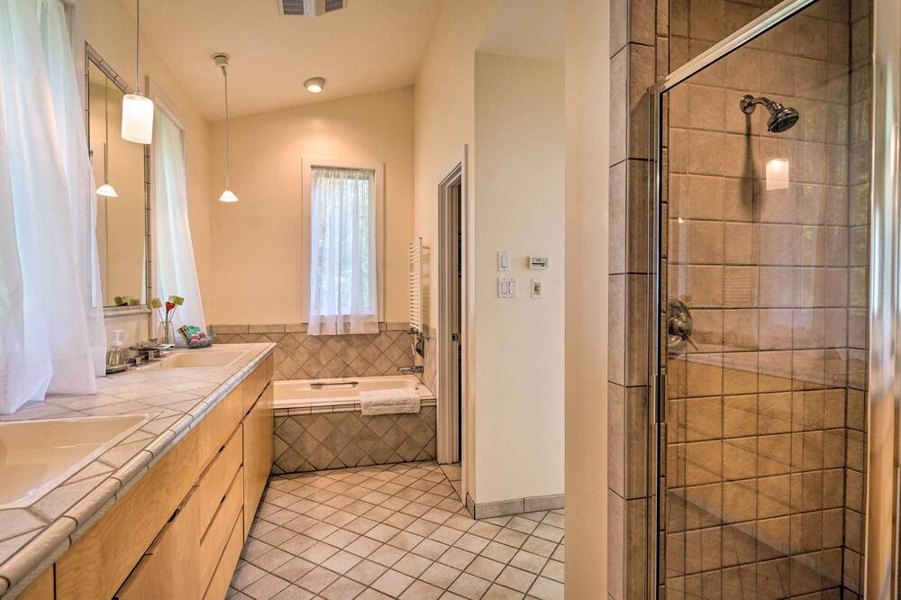 Photo of Bathroom in Reedville