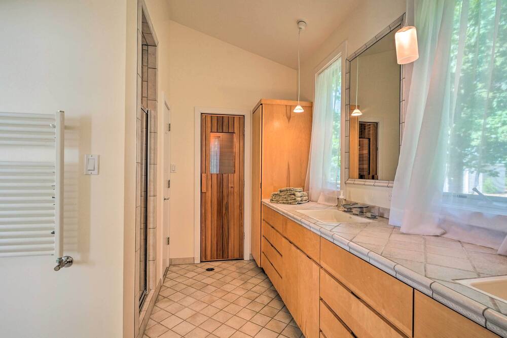 Photo of Bathroom in Reedville