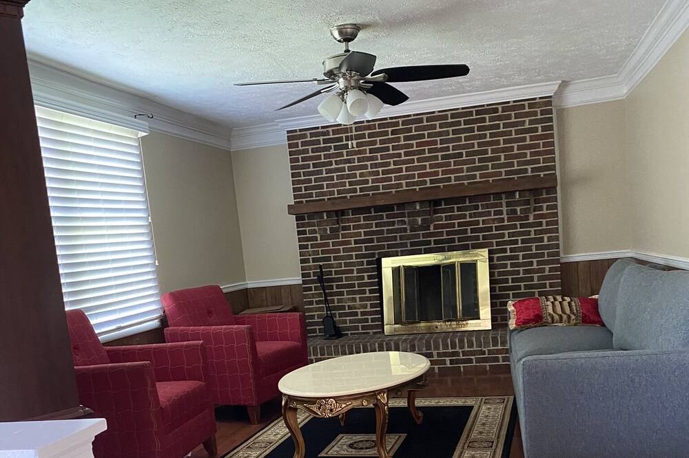 Photo of Livingroom in Germantown