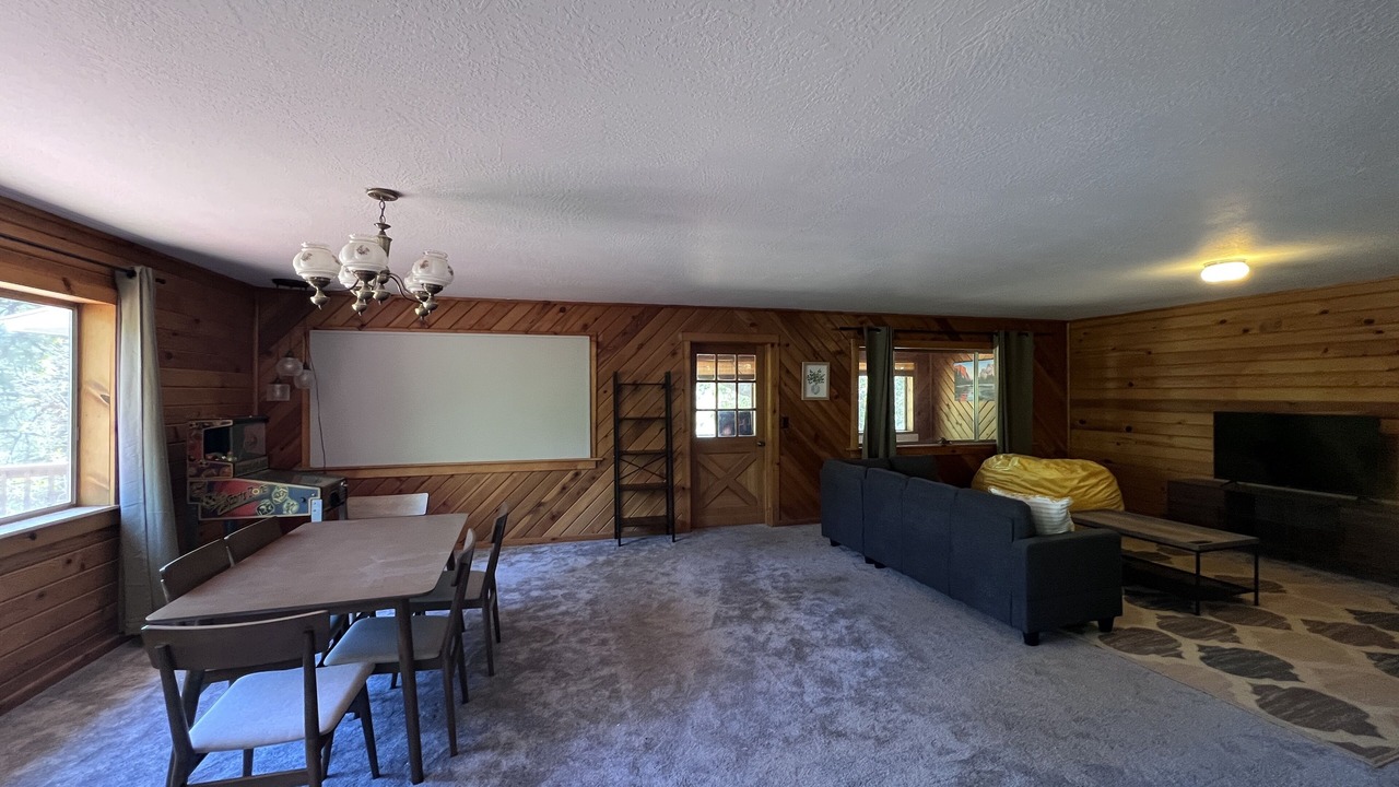 Photo of Livingroom in Groveland