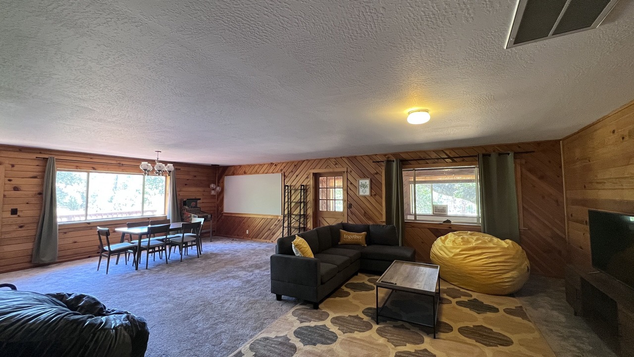 Photo of Livingroom in Groveland