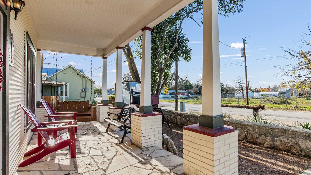 Photo of Patio Balcony in Bandera