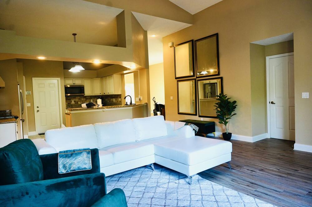Photo of Livingroom in Southwest Orlando