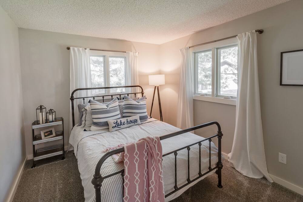 Photo of Bedroom in Crosslake