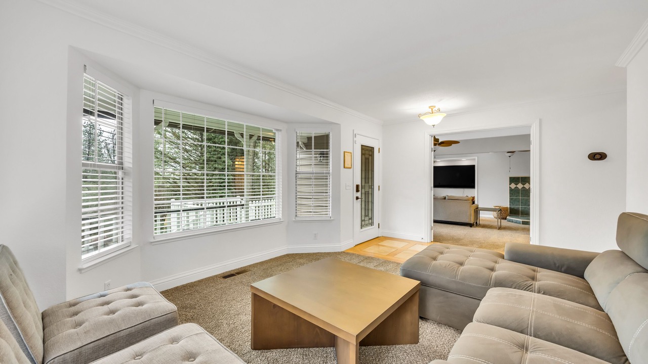 Photo of Livingroom in Alta Sierra