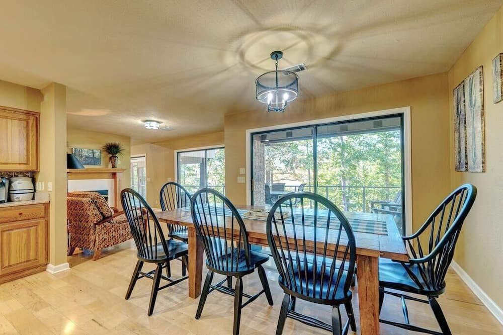 Photo of Bedroom in Tumbling Shoals