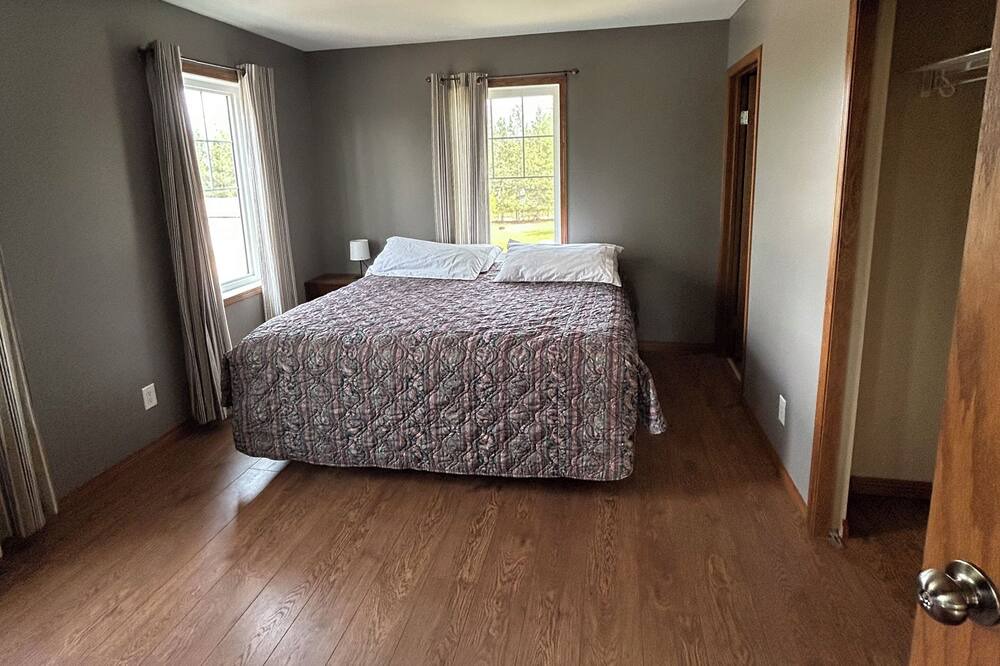 Photo of Bedroom in Falcon Lake