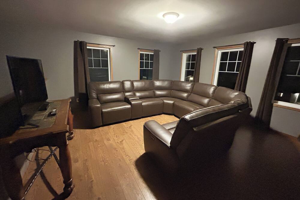 Photo of Livingroom in Falcon Lake