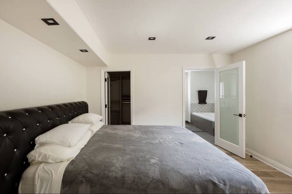 Photo of Bedroom in Melrose