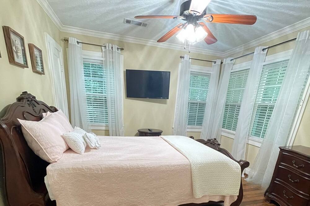 Photo of Bedroom in Beaumont