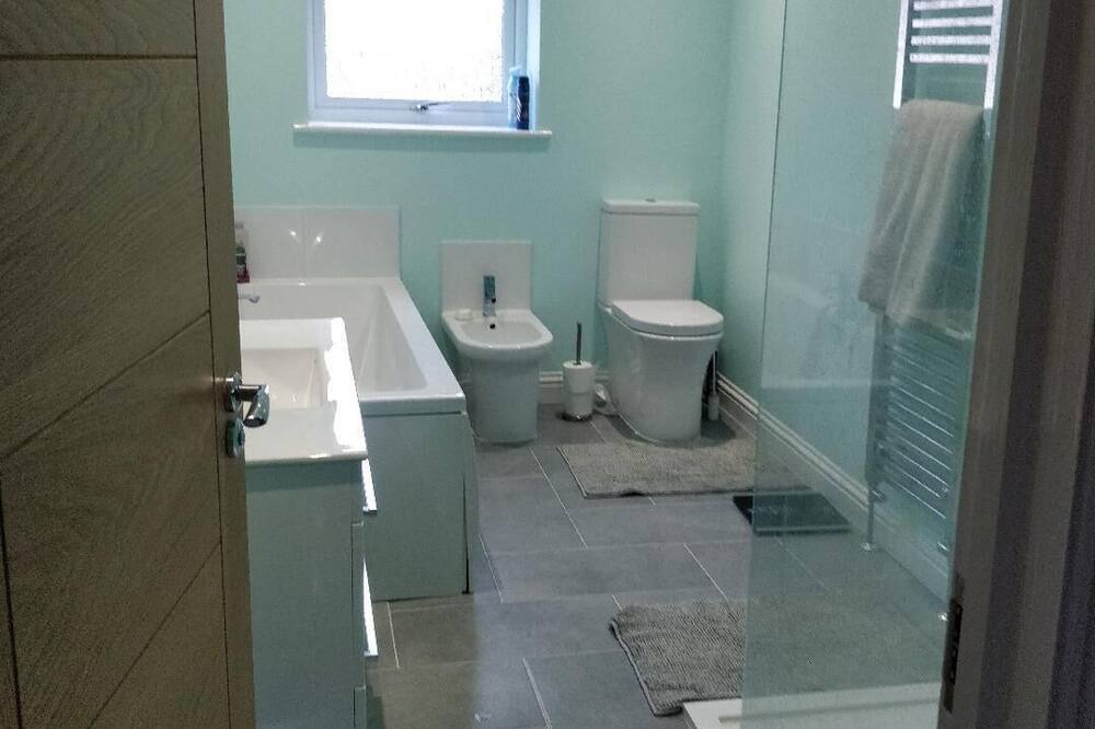 Photo of Bathroom in Cray Valley East