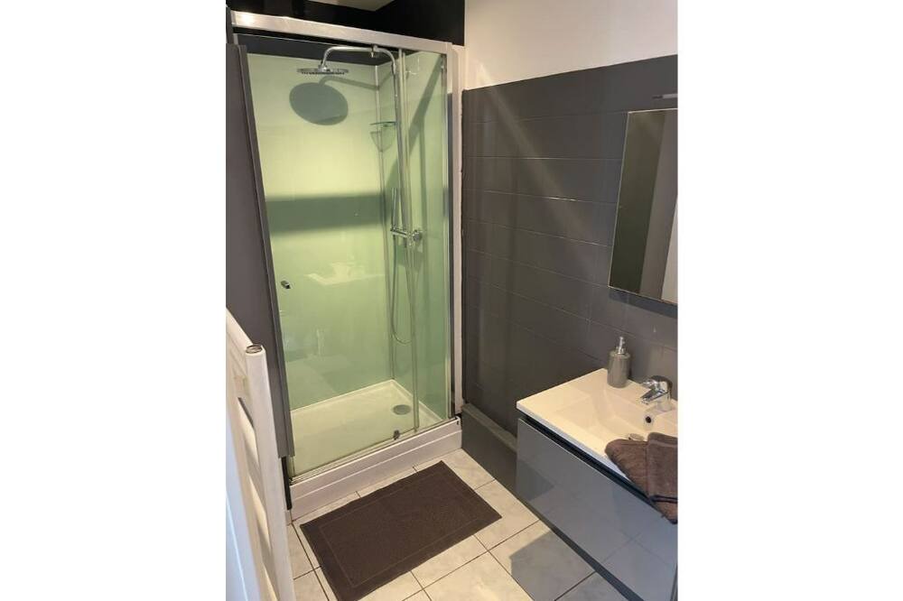 Photo of Bathroom in Dol-de-Bretagne