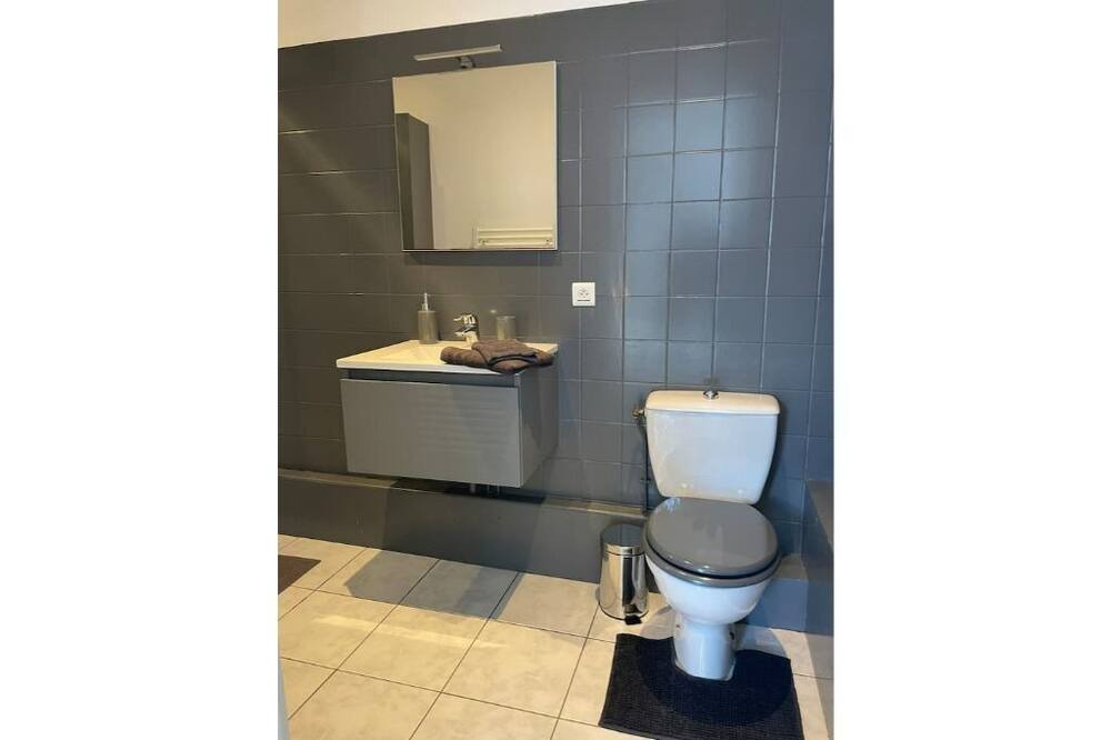 Photo of Bathroom in Dol-de-Bretagne