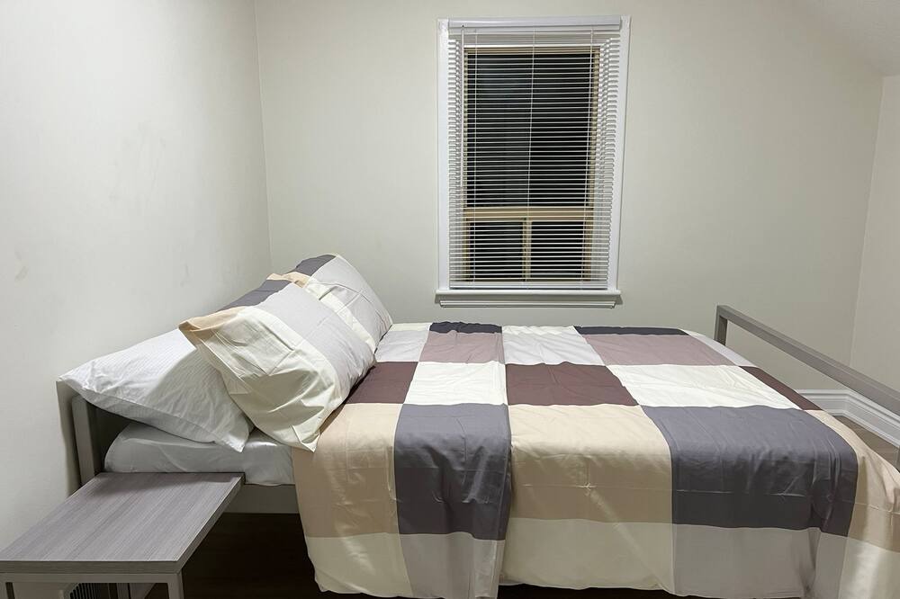Photo of Bedroom in Hamilton