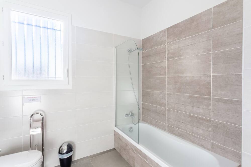 Photo of Bathroom in Saint-Sauveur-de-Cruzieres