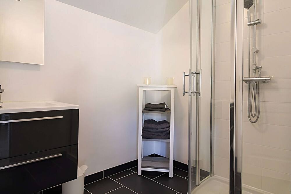 Photo of Bathroom in Saint-Pierre-de-Frugie