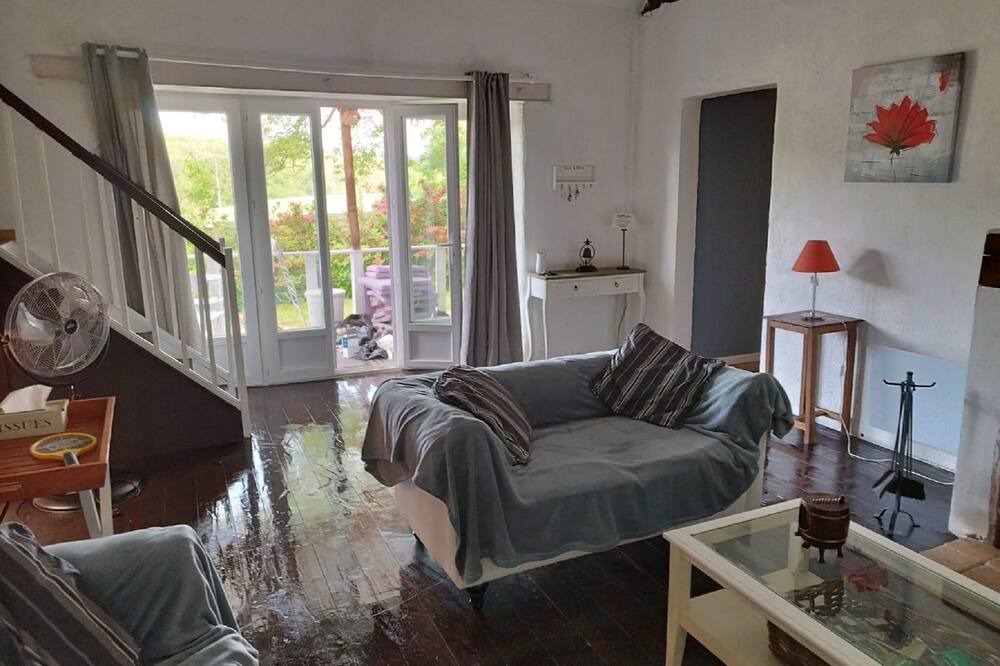 Photo of Livingroom in Saint-Pierre-de-Frugie