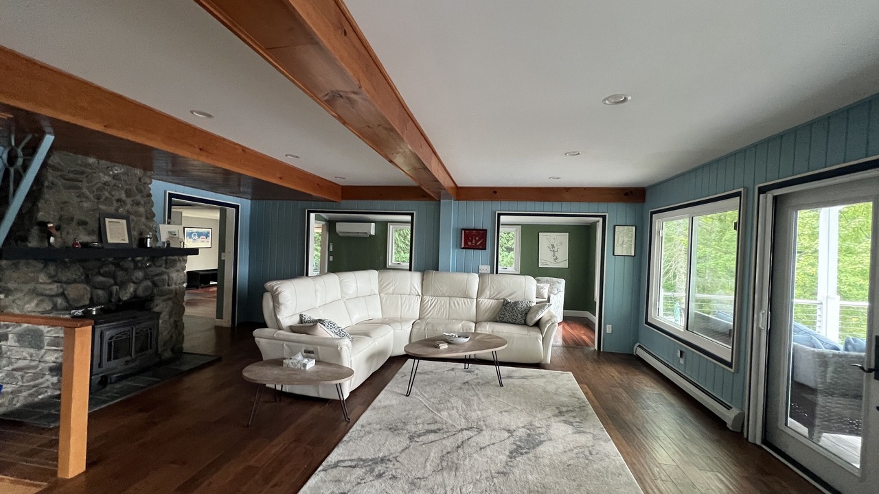 Photo of Livingroom in Westhampton