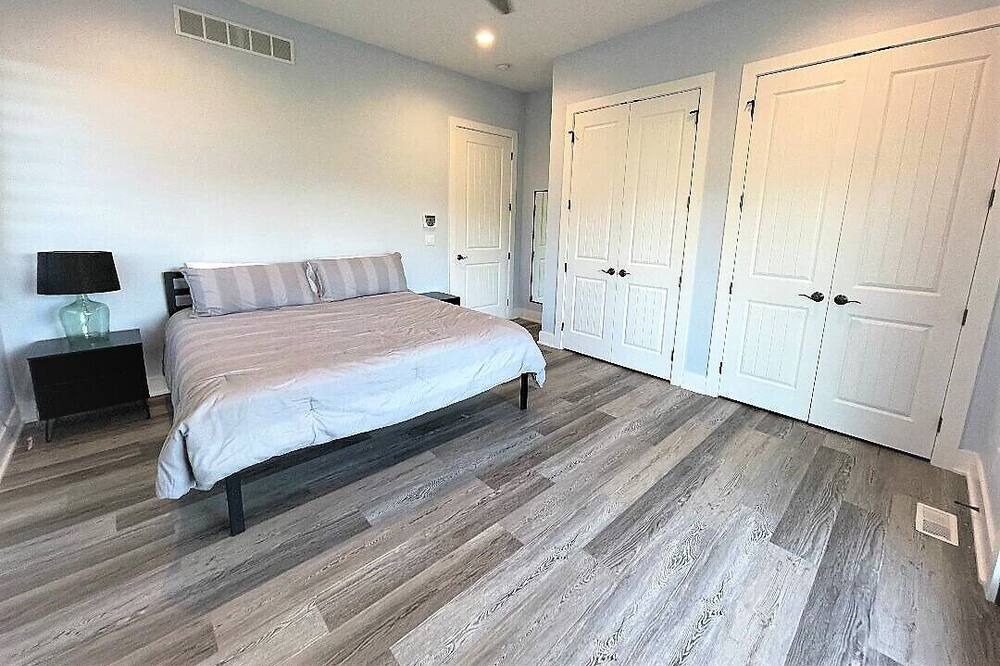 Photo of Bedroom in Winterset