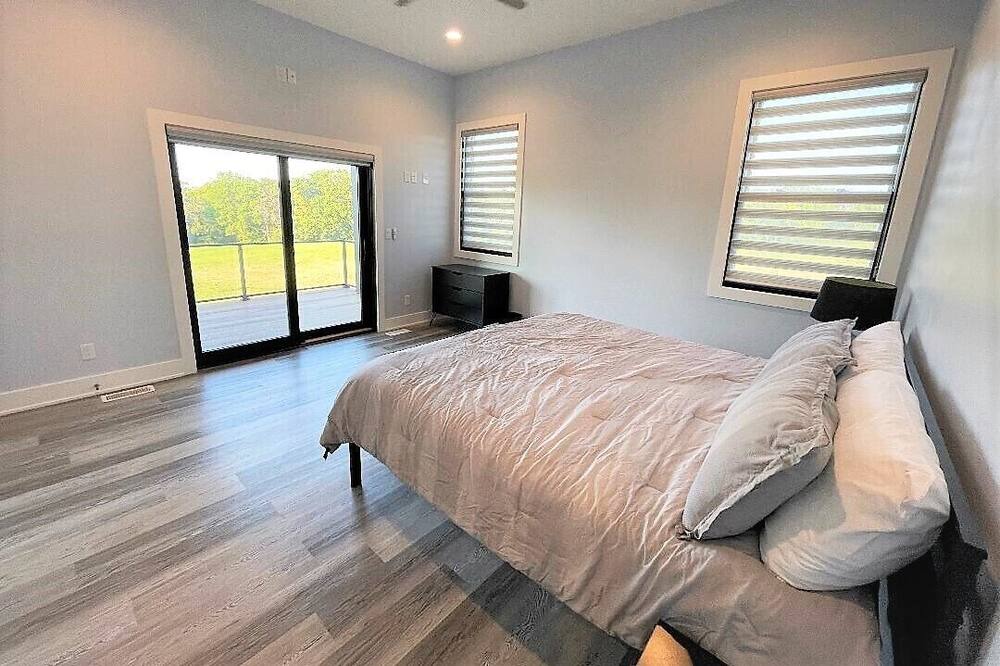 Photo of Bedroom in Winterset