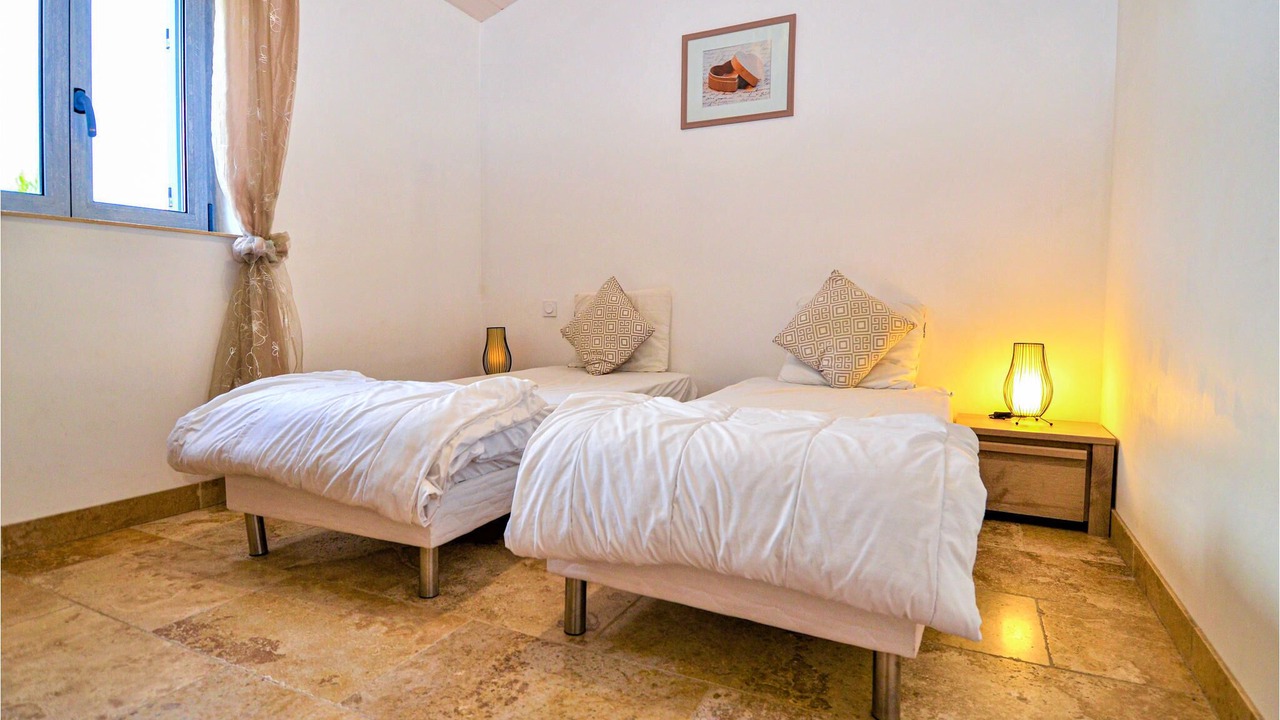 Photo of Bedroom in Saint-Hippolyte-de-Montaigu