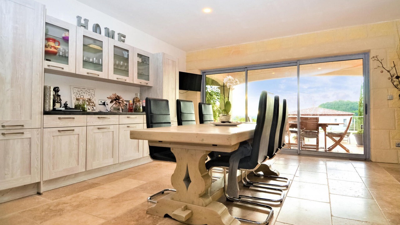 Photo of Kitchen in Saint-Hippolyte-de-Montaigu